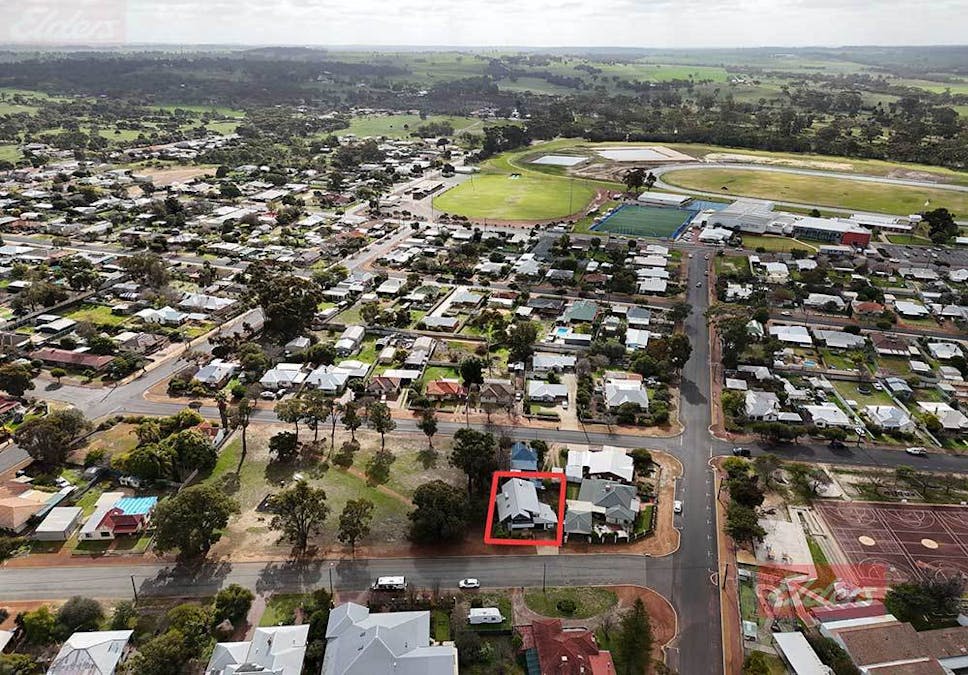 2 Watt Street, Narrogin, WA, 6312 - Image 32