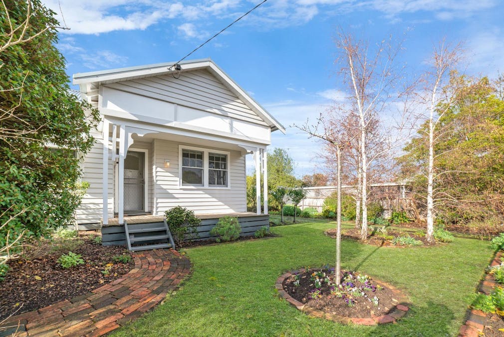 6 Dickens Street, Hamilton, VIC, 3300 - Image 14