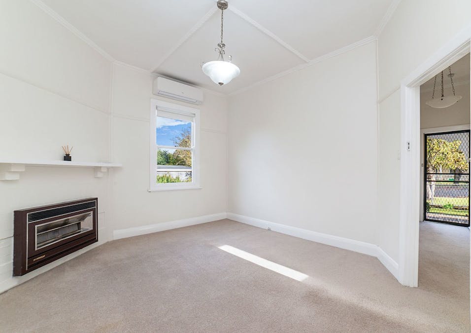 6 Dickens Street, Hamilton, VIC, 3300 - Image 7