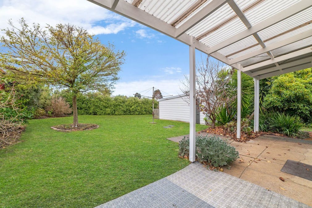6 Dickens Street, Hamilton, VIC, 3300 - Image 16