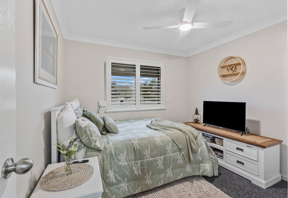 7 Varley Crescent, Cooloongup, WA, 6168 - Image 17