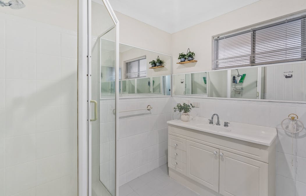 7 Varley Crescent, Cooloongup, WA, 6168 - Image 16