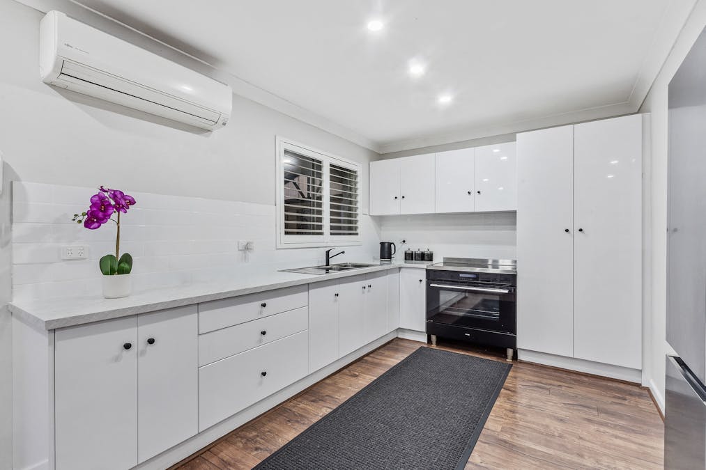 7 Varley Crescent, Cooloongup, WA, 6168 - Image 8