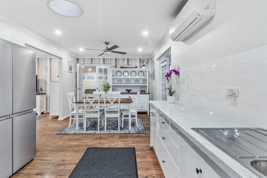 7 Varley Crescent, Cooloongup, WA, 6168 - Image 4