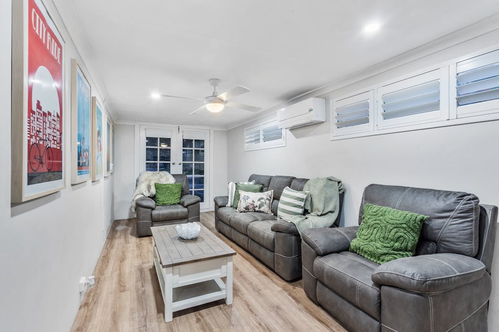 7 Varley Crescent, Cooloongup, WA, 6168 - Image 12