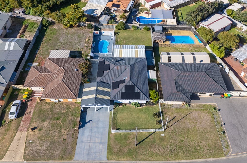 7 Varley Crescent, Cooloongup, WA, 6168 - Image 32