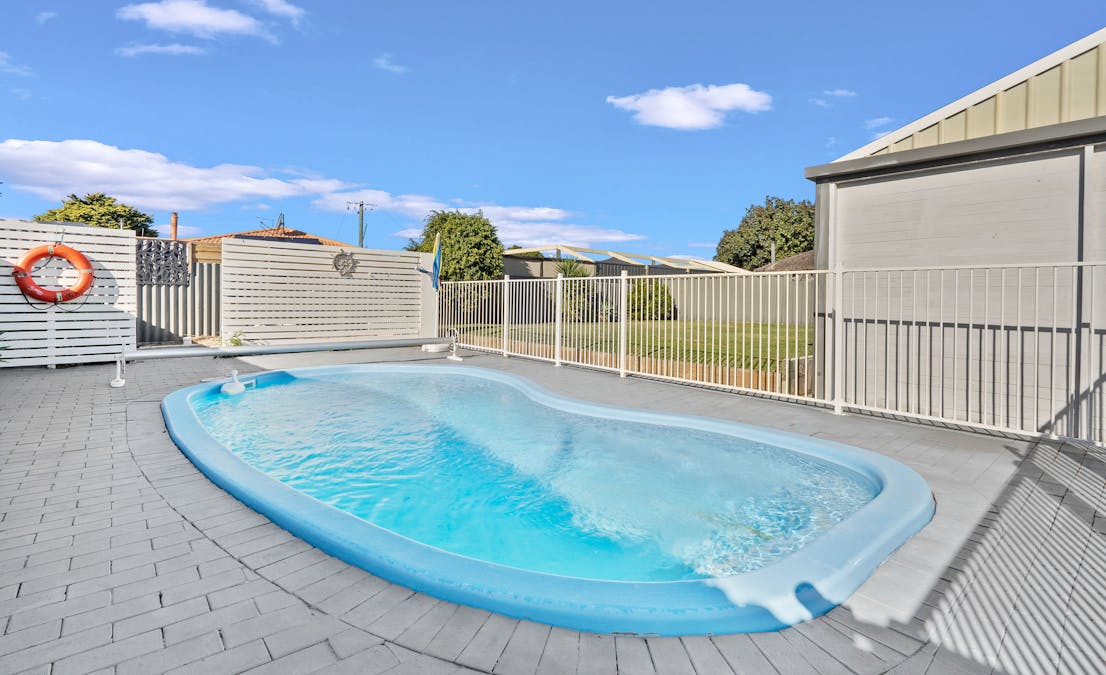 7 Varley Crescent, Cooloongup, WA, 6168 - Image 29