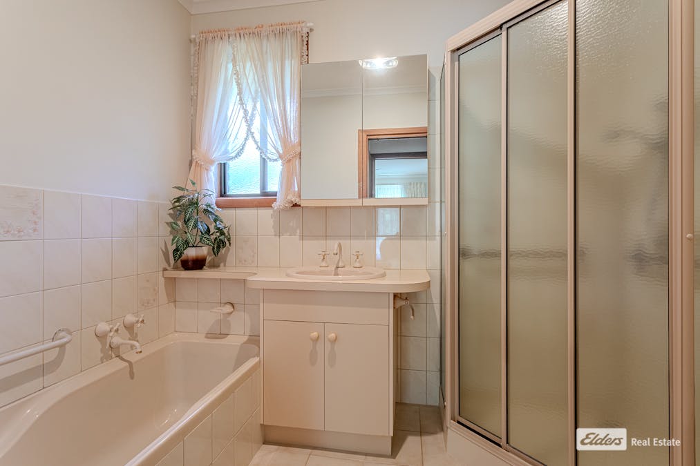 213 Lake Street, Edenhope, VIC, 3318 - Image 11