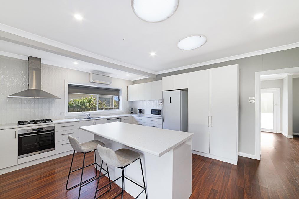 9 Roscoe , Hamilton, VIC, 3300 - Image 3