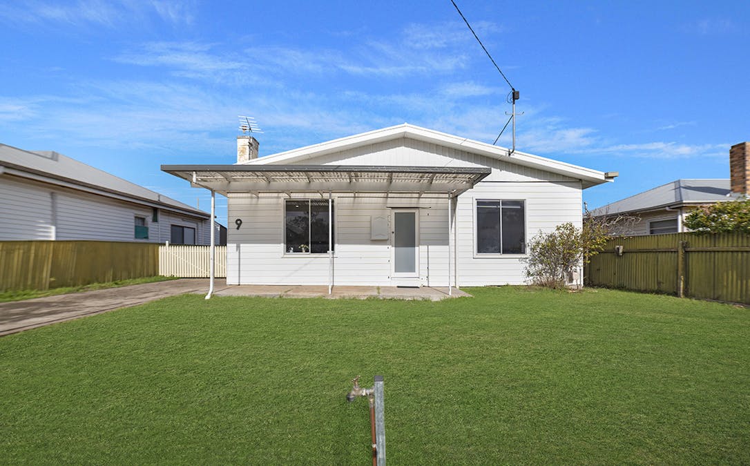 9 Roscoe , Hamilton, VIC, 3300 - Image 2