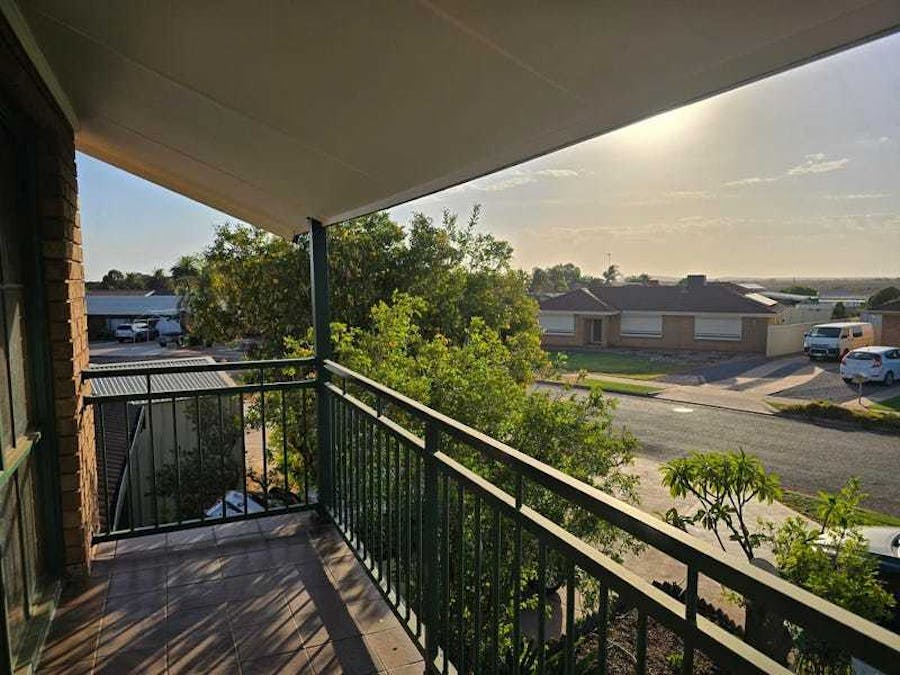 15 Keats Crescent, Whyalla Stuart, SA, 5608 - Image 2