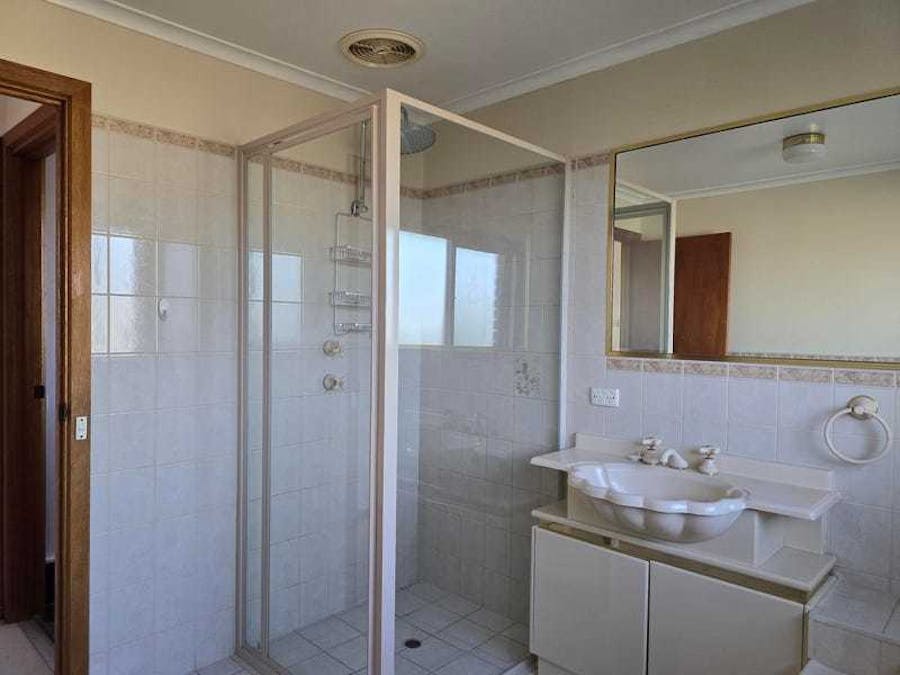 15 Keats Crescent, Whyalla Stuart, SA, 5608 - Image 5
