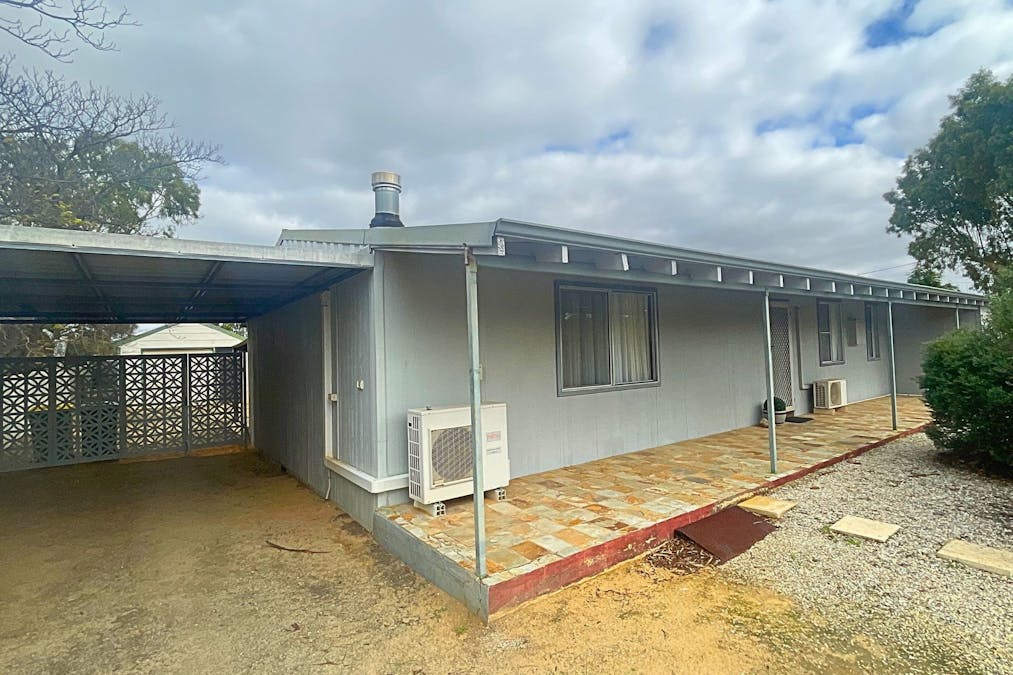 47 Wandoo Crescent, Wongan Hills, WA, 6603 - Image 2