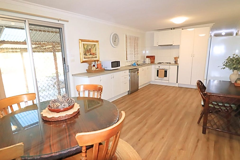 47 Wandoo Crescent, Wongan Hills, WA, 6603 - Image 4