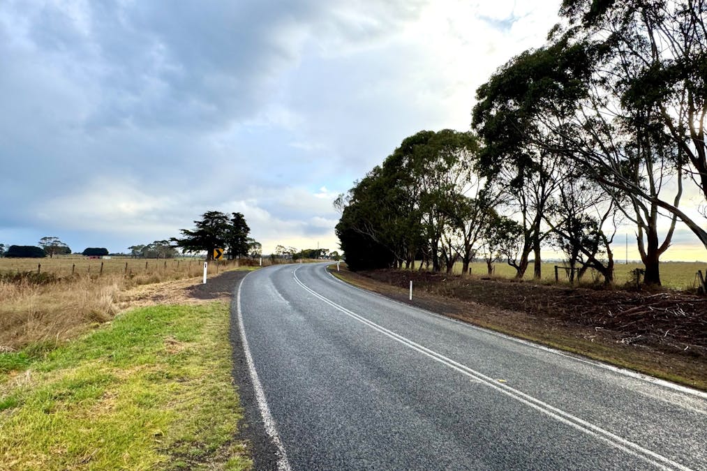 Cobden-Port Campbell Road, Cobden, VIC, 3266 - Image 10