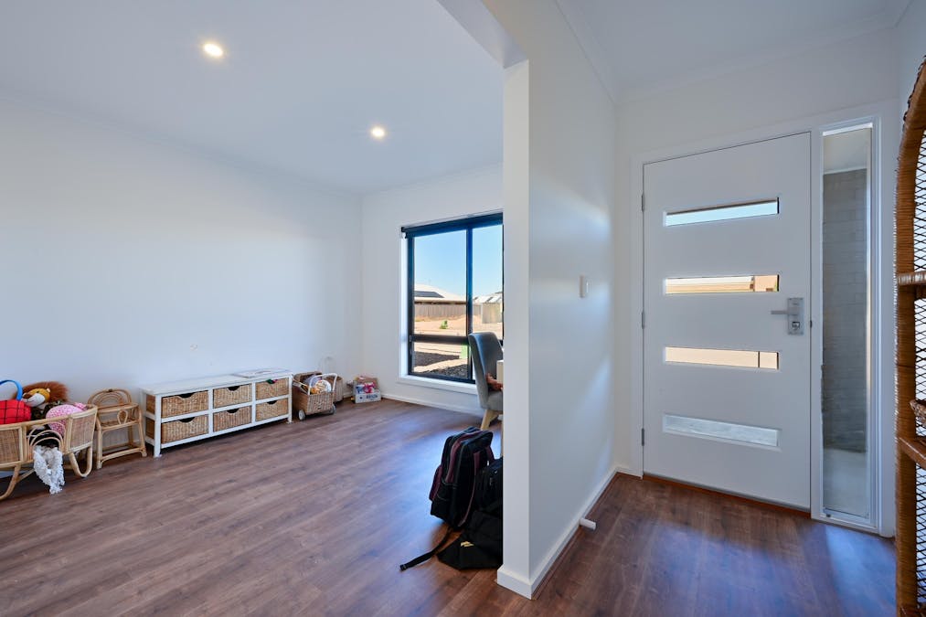 14 Gale Street, Whyalla Jenkins, SA, 5609 - Image 3