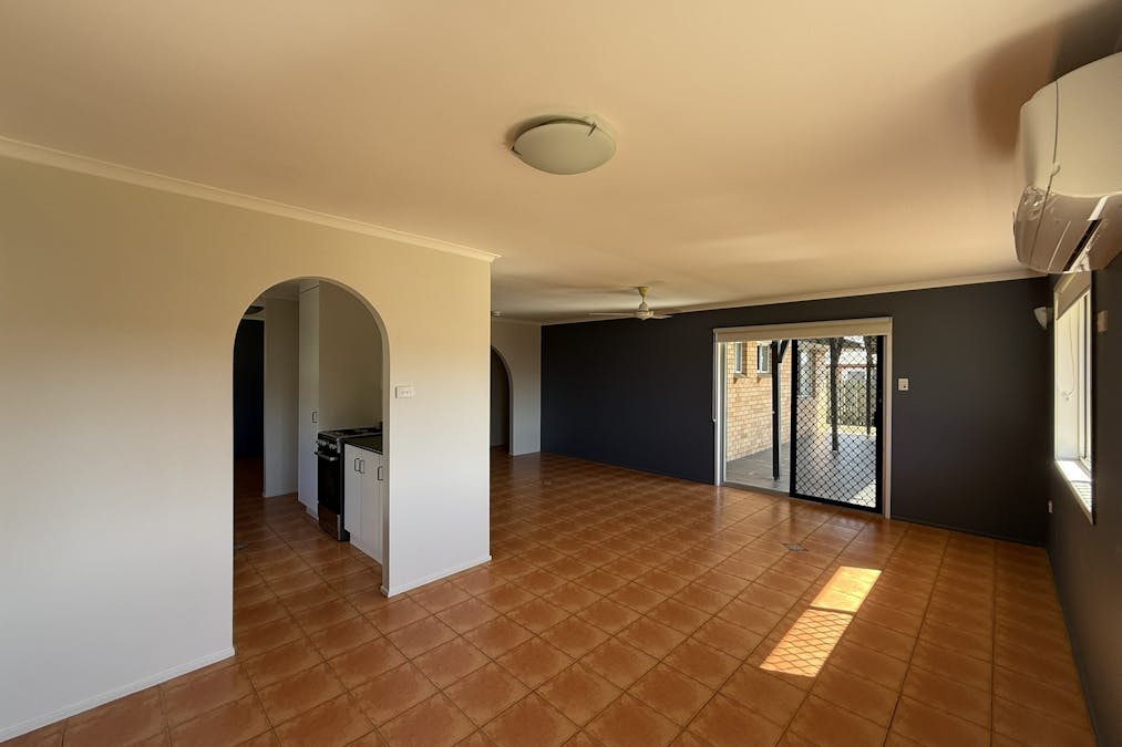 8 Witney Street, Telina, QLD, 4680 - Image 5