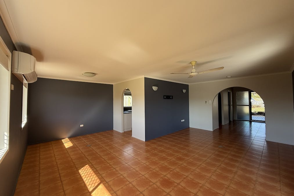 8 Witney Street, Telina, QLD, 4680 - Image 10