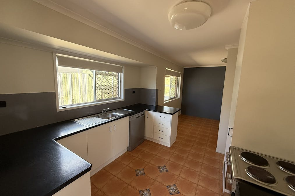 8 Witney Street, Telina, QLD, 4680 - Image 3