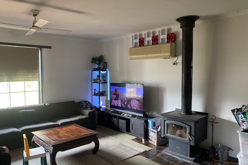 6 Anderson Street, Warracknabeal, VIC, 3393 - Image 2