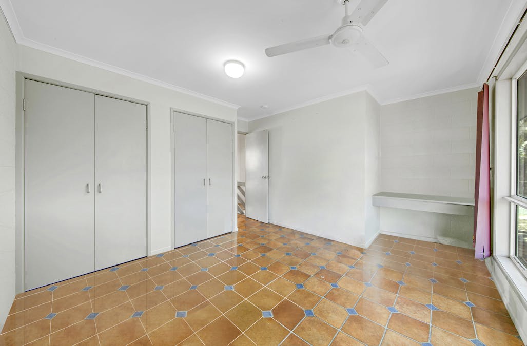 9/10 Chapman Street, Clinton, QLD, 4680 - Image 2
