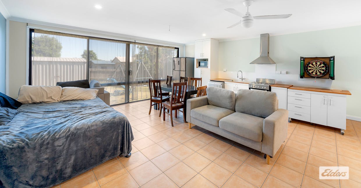 5 Ellen Street, West Gladstone, QLD, 4680 - Image 15