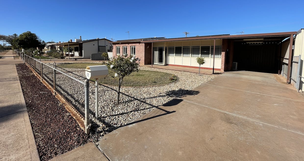 35 Gordon Street, Whyalla Norrie, SA, 5608 - Image 2