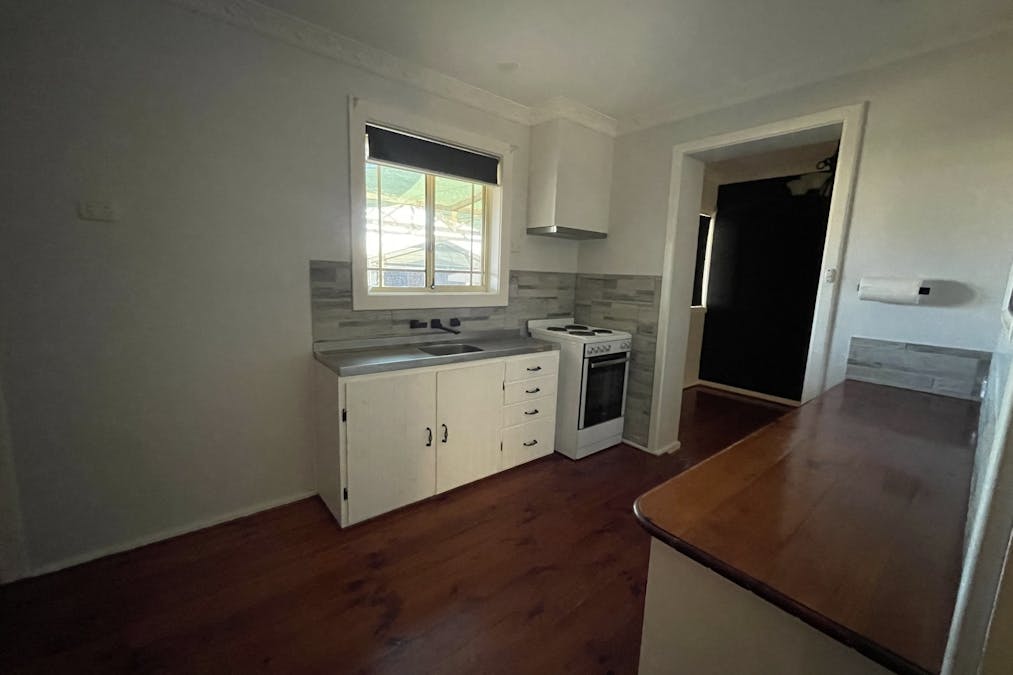 35 Gordon Street, Whyalla Norrie, SA, 5608 - Image 4