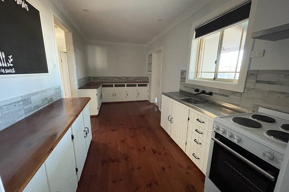 35 Gordon Street, Whyalla Norrie, SA, 5608 - Image 5
