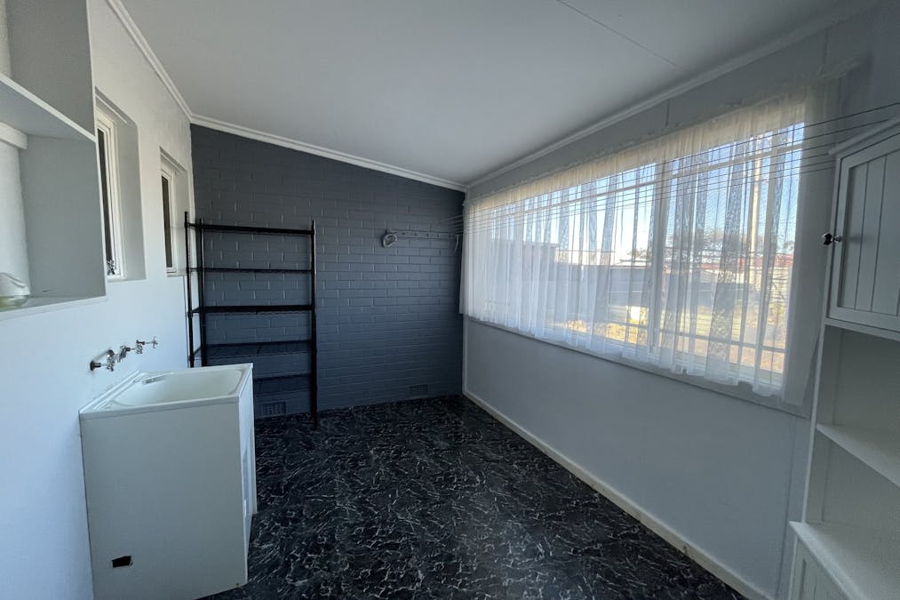 35 Gordon Street, Whyalla Norrie, SA, 5608 - Image 14