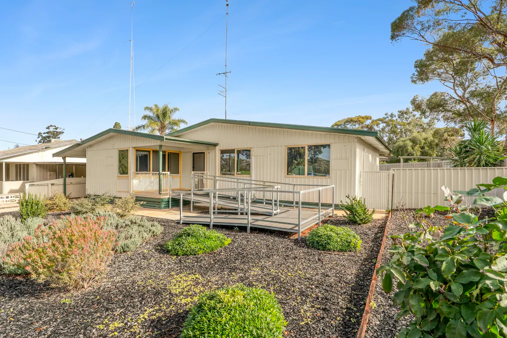 11 Cooper Street, Berri, SA, 5343 - Image 1