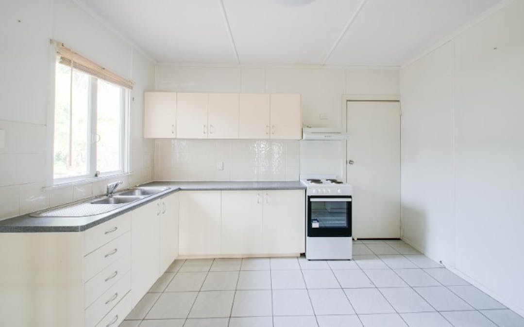 121 Blackall Street, Basin Pocket, QLD, 4305 - Image 6