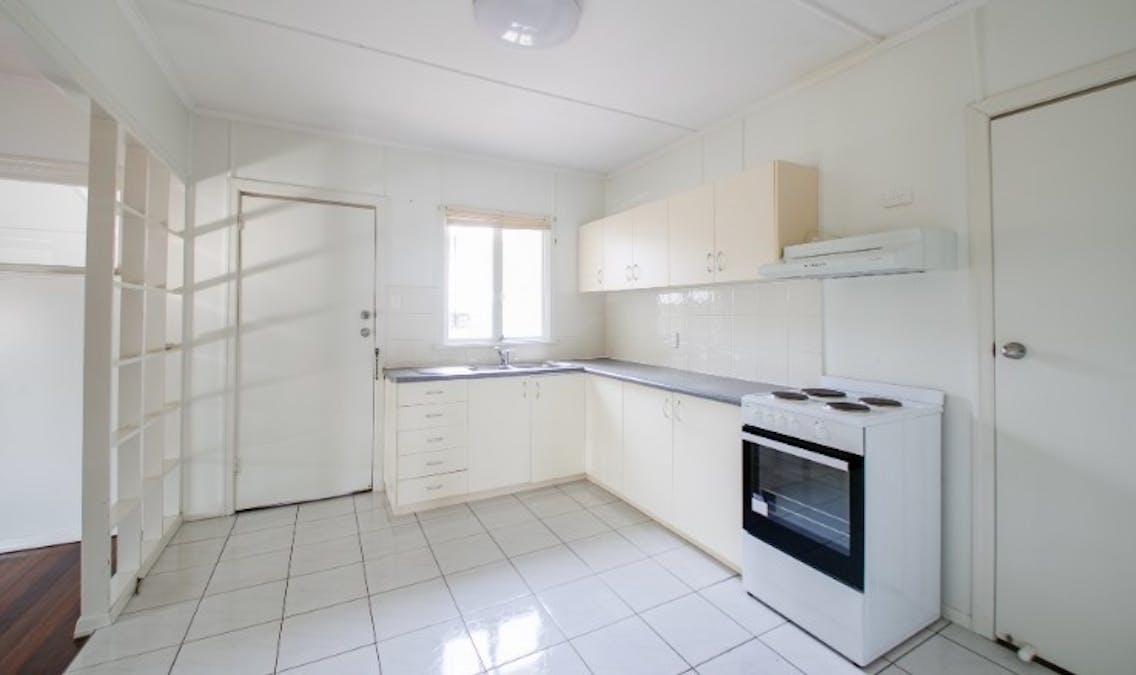 121 Blackall Street, Basin Pocket, QLD, 4305 - Image 5