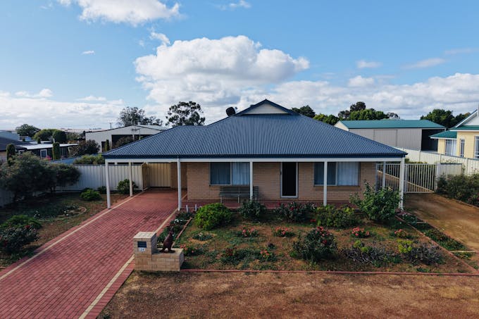 24 Reid Street, Quairading, WA, 6383 - Image 1