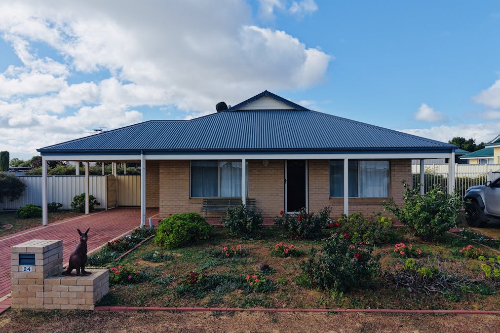 24 Reid Street, Quairading, WA, 6383 - Image 26