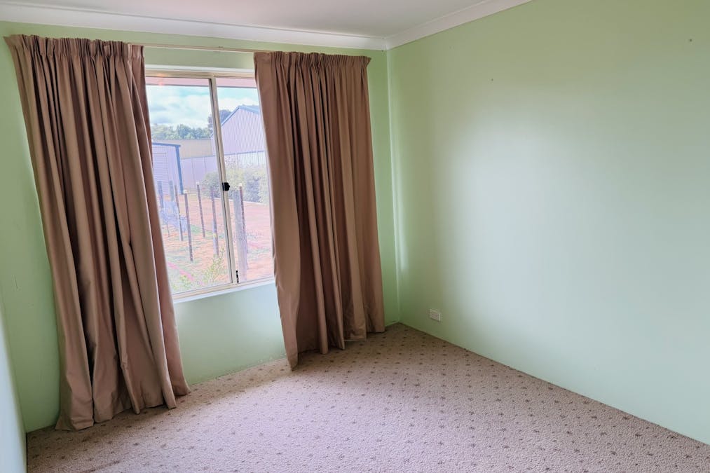 24 Reid Street, Quairading, WA, 6383 - Image 16