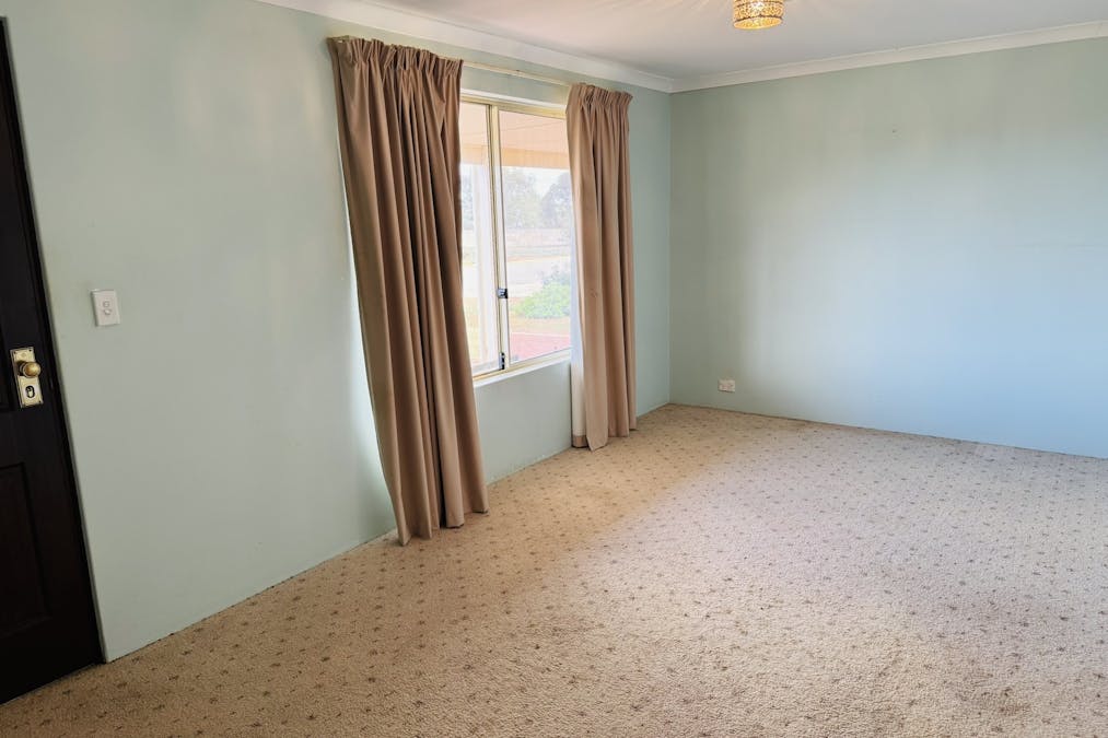 24 Reid Street, Quairading, WA, 6383 - Image 10