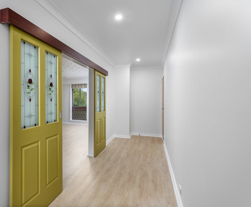 11 Hayward Place, Australind, WA, 6233 - Image 5