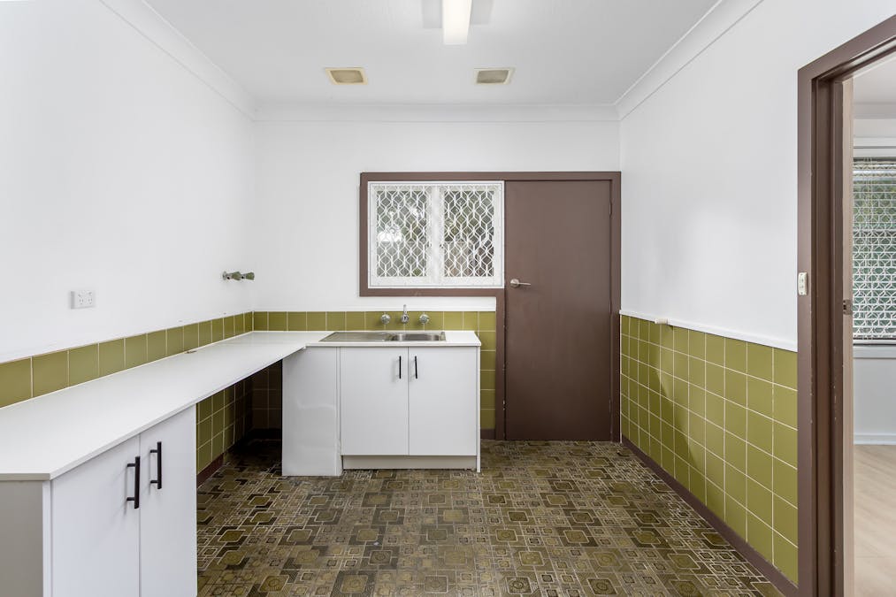 11 Hayward Place, Australind, WA, 6233 - Image 13