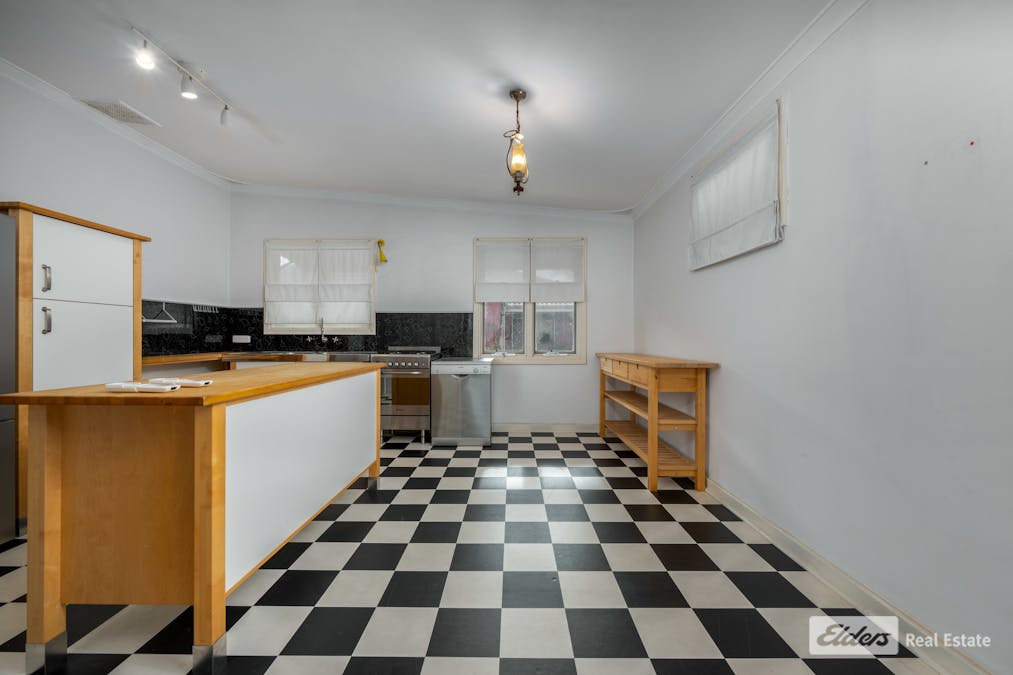 8A Farris Street, Rockingham, WA, 6168 - Image 7