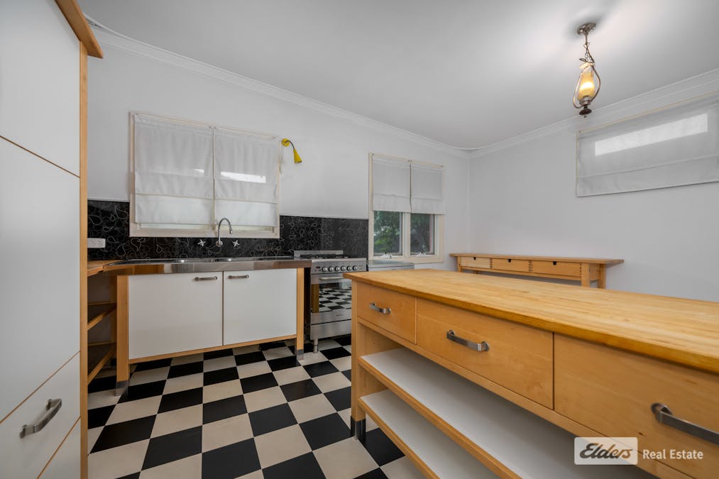 8A Farris Street, Rockingham, WA, 6168 - Image 6