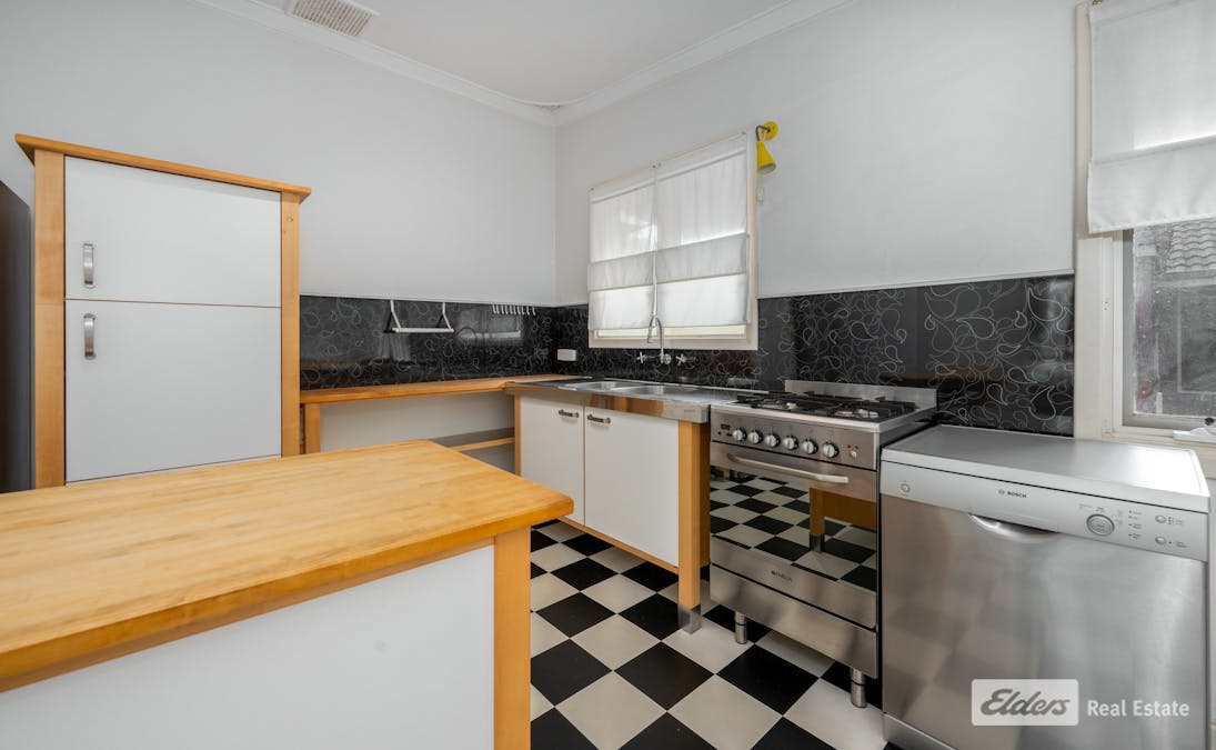 8A Farris Street, Rockingham, WA, 6168 - Image 8