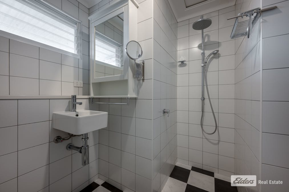 8A Farris Street, Rockingham, WA, 6168 - Image 12