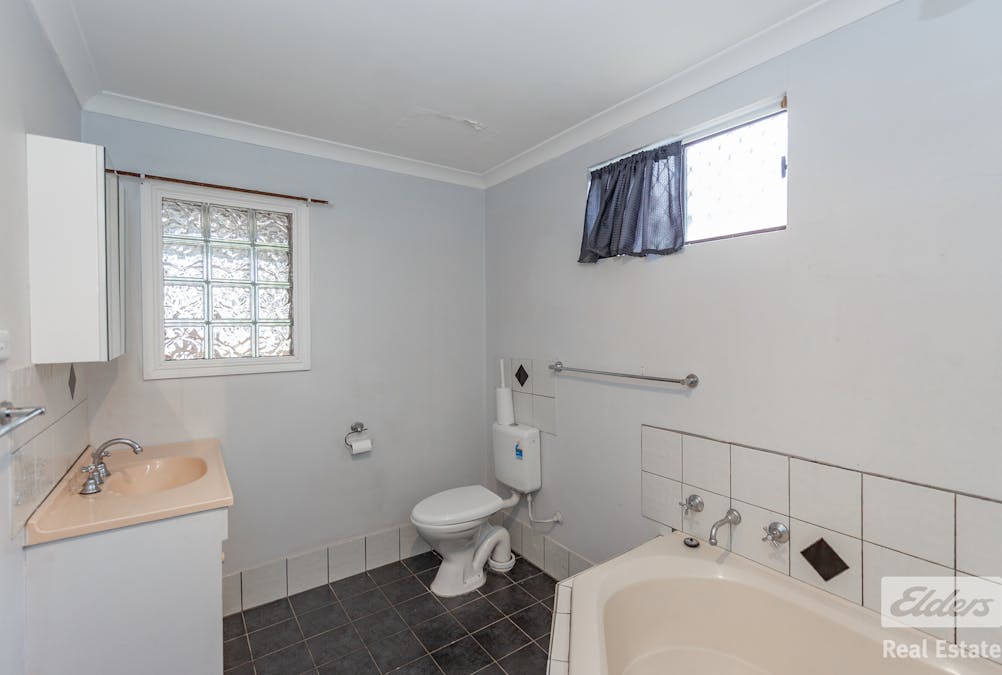 86 Kennedy Street, Northam, WA, 6401 - Image 15
