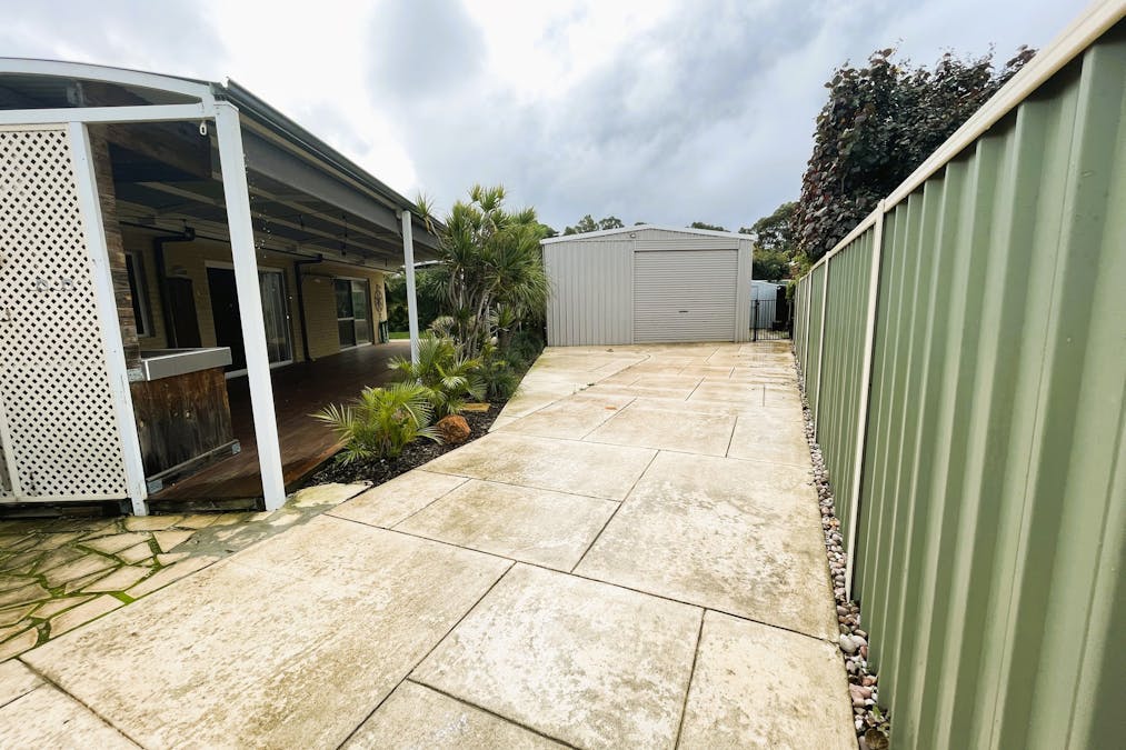 19 Heatherglen Road, Australind, WA, 6233 - Image 24