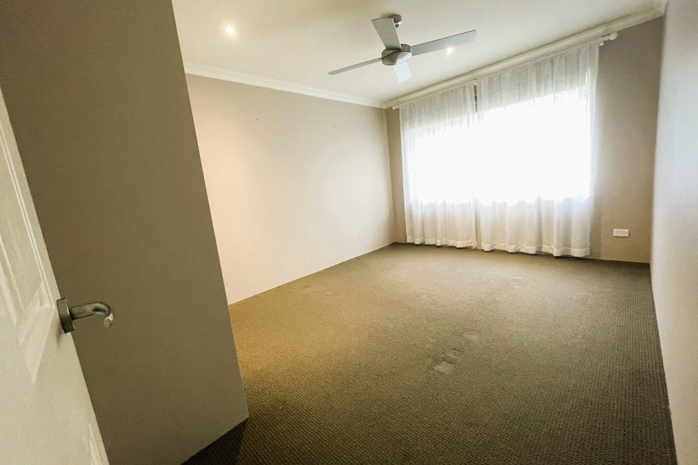 19 Heatherglen Road, Australind, WA, 6233 - Image 12