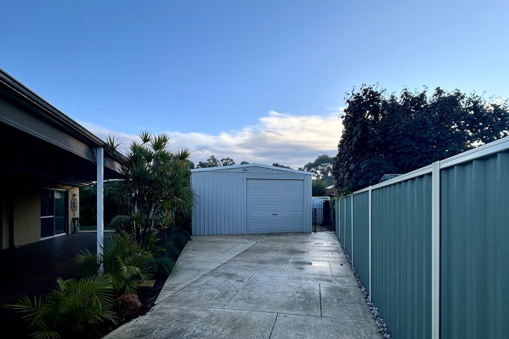 19 Heatherglen Road, Australind, WA, 6233 - Image 14