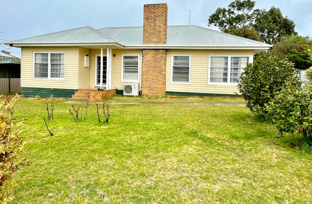 13 Carmichael Street, Casterton, VIC, 3311 - Image 1