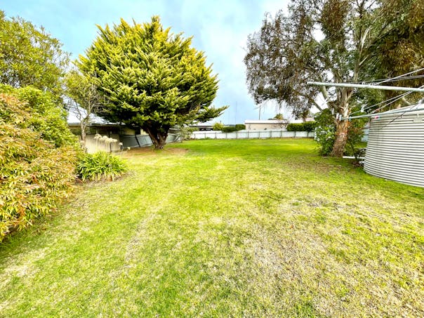 13 Carmichael Street, Casterton, VIC, 3311 - Image 9