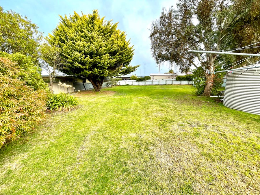 13 Carmichael Street, Casterton, VIC, 3311 - Image 9